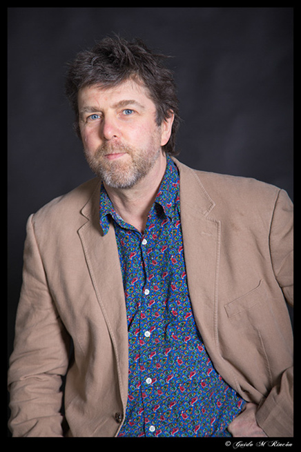 %_tempFileName06)%20Studio%20portrait%20-%20Steve%