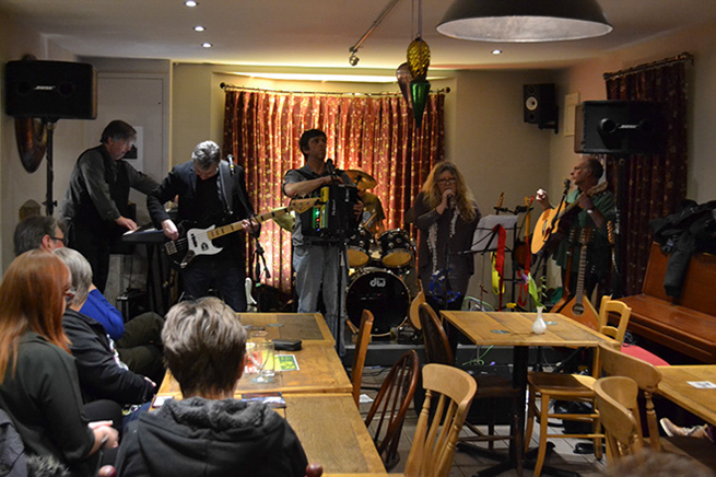 %_tempFileName13)%20CarnaC%20at%20the%20Plough%20Shepreth%20(photos%20by%20Nick%20and%20Daniella%20Davis)%